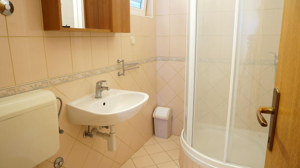 Apartman Dvorine *